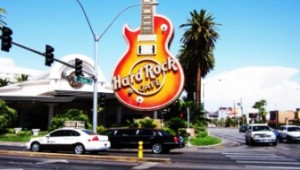 USA Reise Westküste Das Hard Rock Cafe ist bereits wegen seiner großen Gitarre ein Besuch Wert