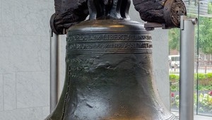 USA Ostküste Reise Liberty Bell in Philadelphia gegenüber der Independence Hall