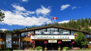 Busrundreise USA Westen - Lobstick Lodge Hotelgebäude