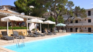 Griechenland Inselhüpfen Reise - Aquarius Hotel Vassilikos - Pool