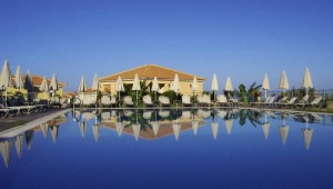 Griechenland Inselhüpfen Reise - Hotel Astra Village Svoronata - Pool